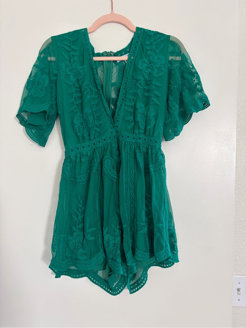 Green Lace V-Neck Women’s Top - Unbranded